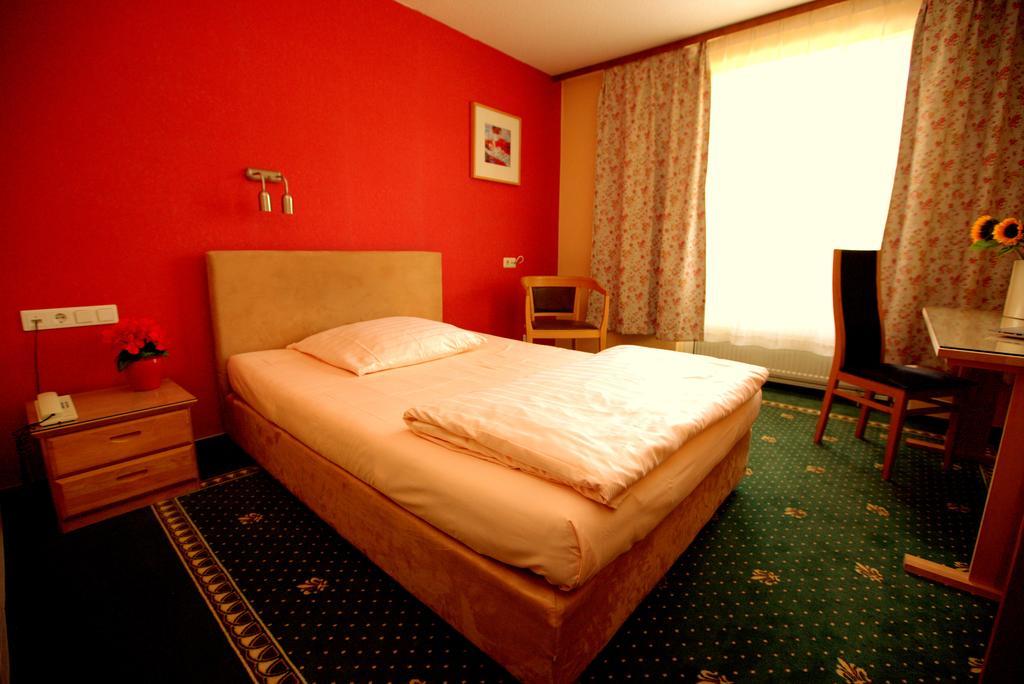 Airport Hotel Walldorf Moerfelden-Walldorf Bagian luar foto
