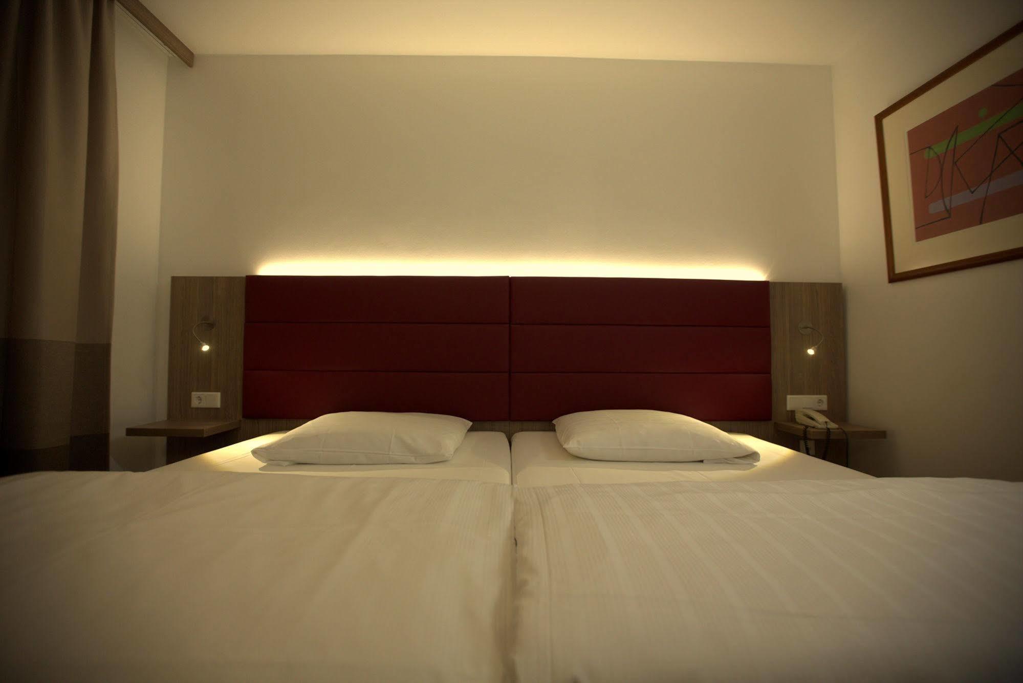 Airport Hotel Walldorf Moerfelden-Walldorf Bagian luar foto