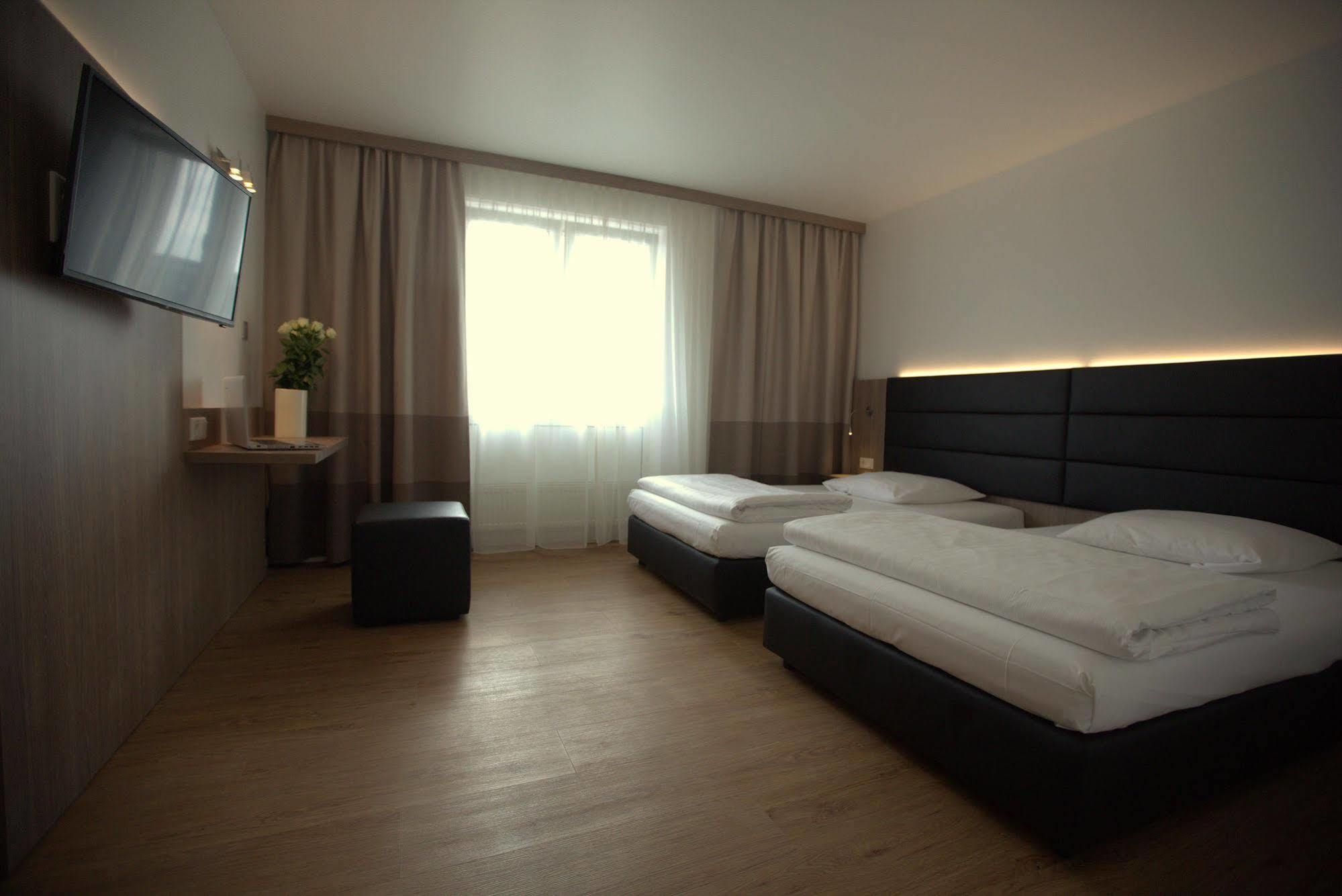 Airport Hotel Walldorf Moerfelden-Walldorf Bagian luar foto